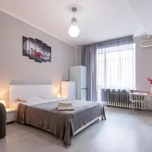 home-hotel-apartments-on-maidan-nezalezhnosti-square.hotels-of-kiev.com/